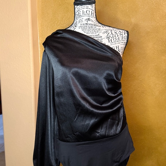 Amazon Tops - Elegant Black One-Shoulder Top
